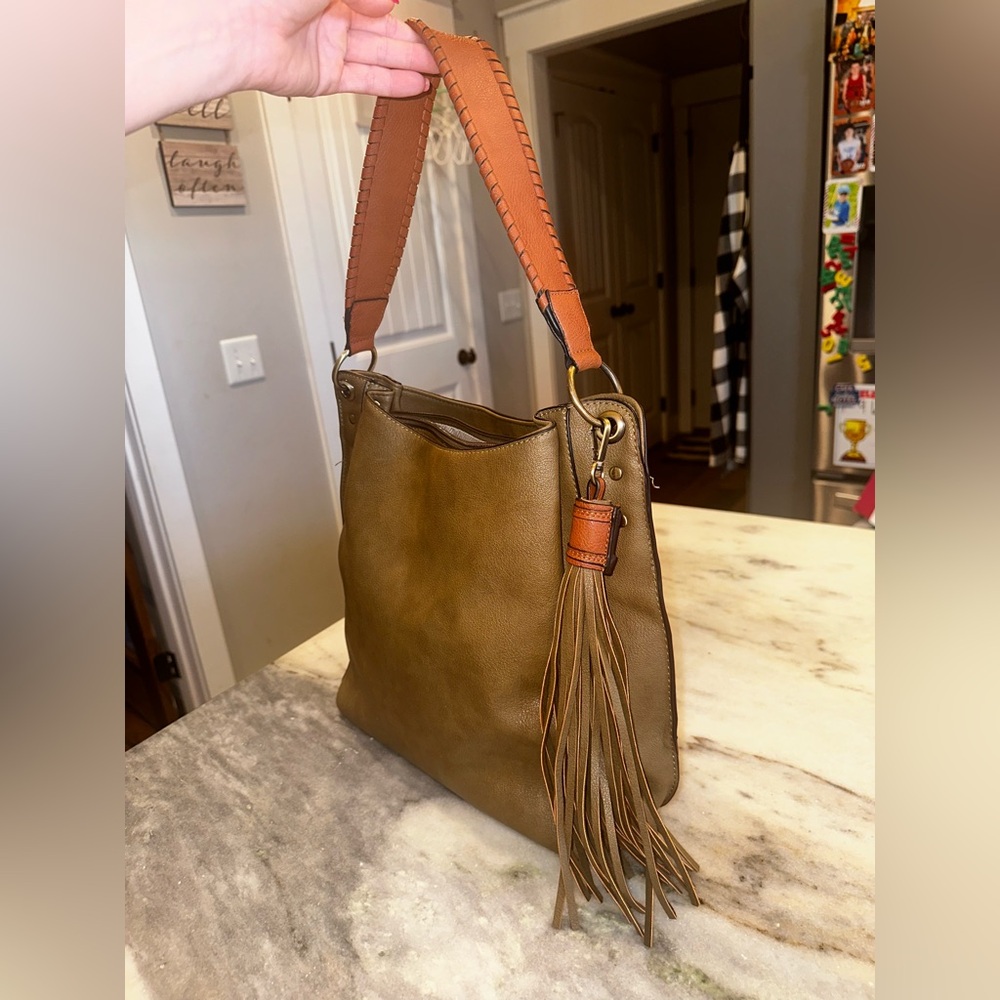 NWOT Jen & Co Hobo Elegant Tan Leather Tote‎ Bag with Tassle